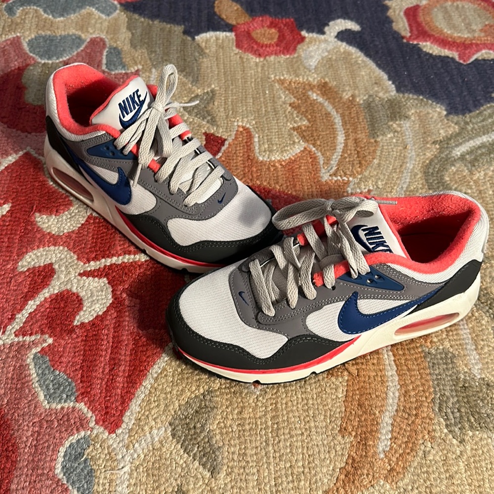 Nike Sneakers - women’s size 6.5
